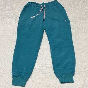 Figs High Waisted Uman Relaxed Petite Jogger Scrub Pants in XS Petite